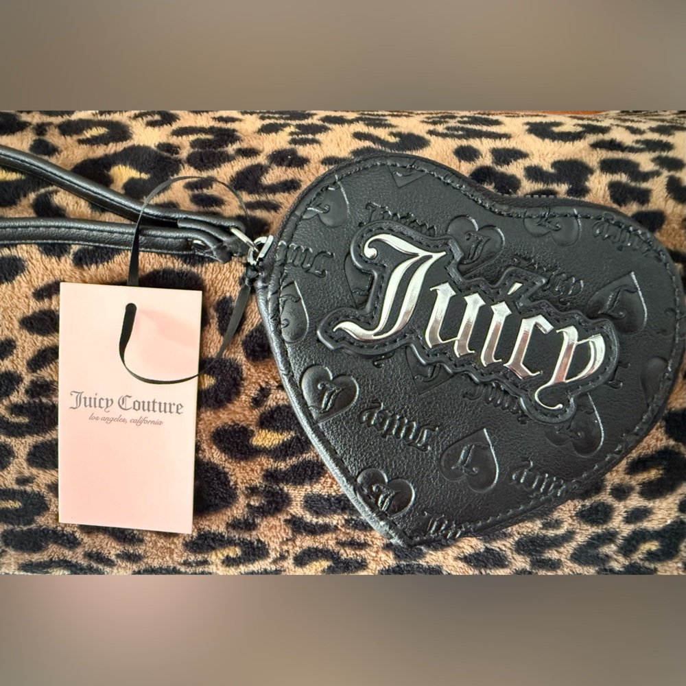 NWT Stylish Juicy Couture Embossed Black Heart Pouch/Wristlet/Wallet